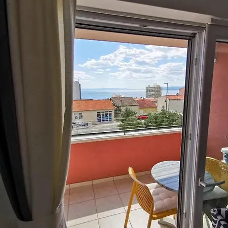 Apartment Lara *
